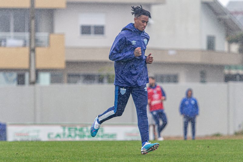 Felipinho durante treino do Leão da Ilha nesta quarta-feira
