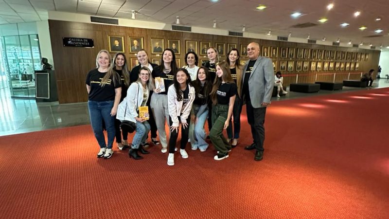 Autores, professores e alunos que participaram do livro “Pedagogia da Autonomia e Escolas Lixo Zero"