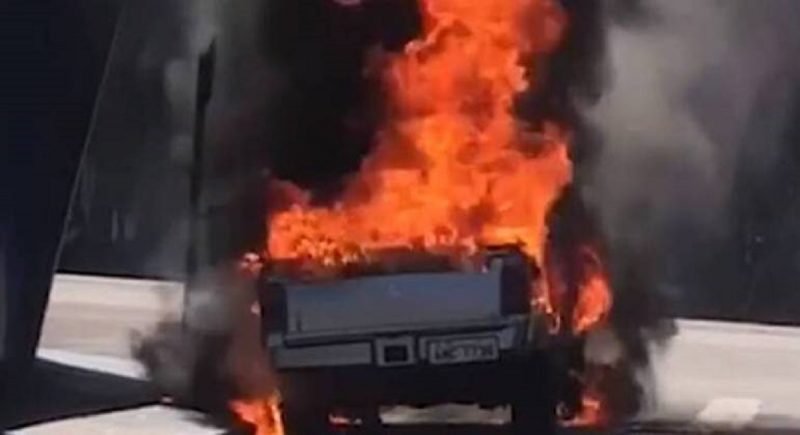 In Paraná, a truck caught fire after a cell phone in it exploded.