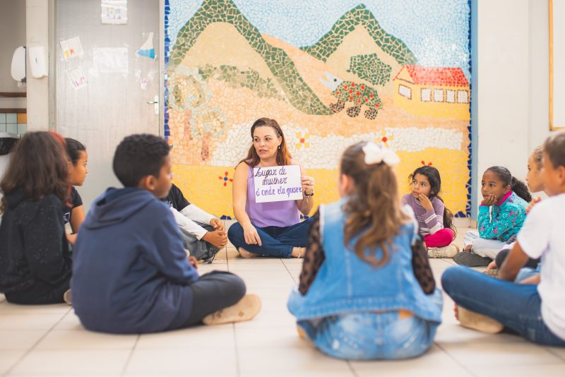 Estudante cria clube de programação para meninas - Instituto de