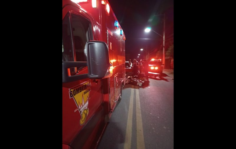 Segundo a Pol&iacute;cia Militar, homem foi levado ao hospital mas n&atilde;o resistiu aos ferimentos ap&oacute;s colis&atilde;o na noite desta quinta-feira (3) – Foto: Bombeiros Volunt&aacute;rios de Indaial/Divulga&ccedil;&atilde;o/ND