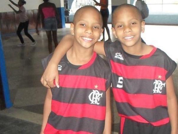 Gabriel e Jo&atilde;o come&ccedil;aram cedo no basquete – Foto: Arquivo Pessoal