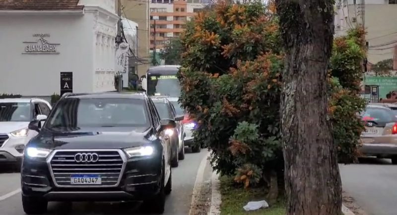 Congestionamentos se espalham no trânsito Capital enquanto semáforo da Mauro Ramos apresenta queda de energia durante a madrugada desta sexta-feira