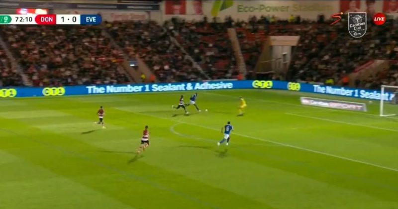 Jogador que trabalhava em rede de fast food estreia com gol em time da Premier League