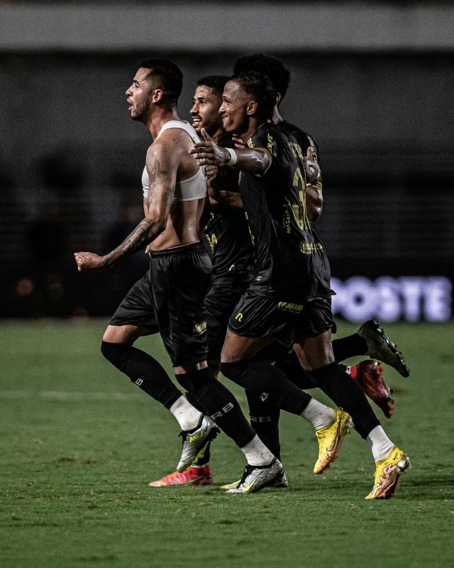 Lei do ex! Renato abriu o placar para o CRB – Foto: Francisco Cedrim/CRB/ND