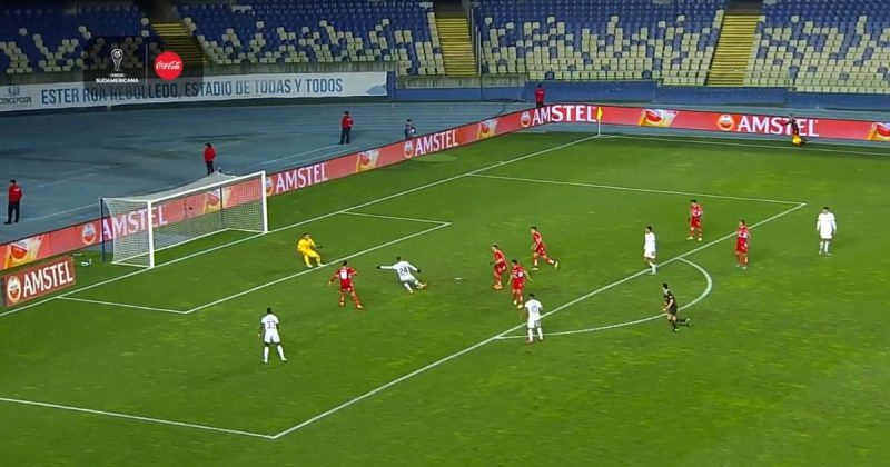 Guerrero estreia com golaço pela LDU na Copa Sul-Americana