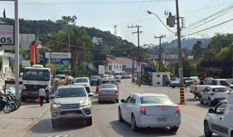 Pol&iacute;cia Militar estava seguindo a motociclista de 61 anos ap&oacute;s suposto furto na noite desta quarta-feira (2) – Foto: Arquivo/Google Street View/Divulga&ccedil;&atilde;o/ND
