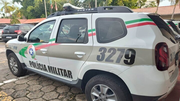 Os tabletes da sacola preta foram recolhidos – Foto: Reprodu&ccedil;&atilde;o/PMSC/ND