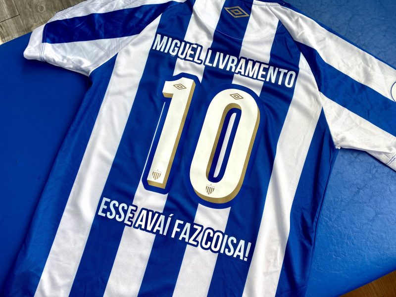 Avaí faz homenagem a Miguel Livramento em jogo contra o Criciúma
