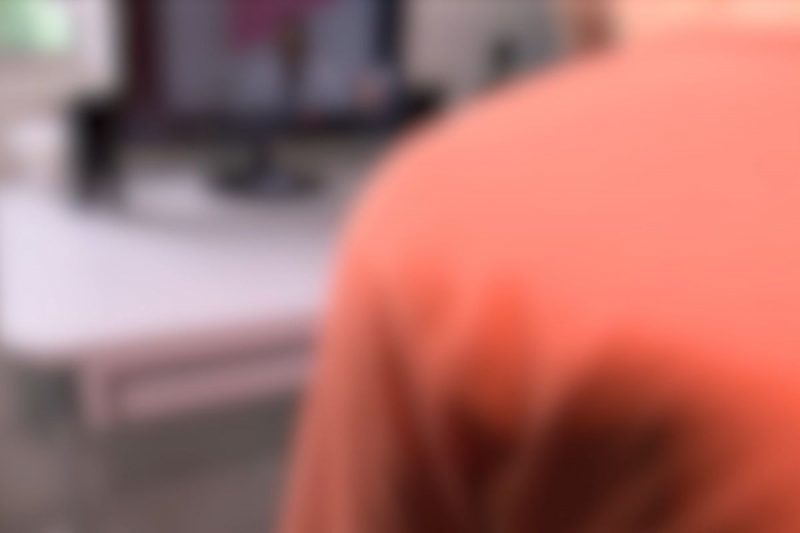 Atendimento via internet &eacute; realizado em computador montado na cl&iacute;nica – Foto: Jonathan Rocha/ND