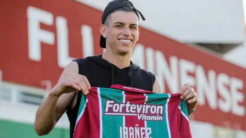 Iba&ntilde;&eacute;z em visita recente ao Fluminense – Foto: Lucas Mer&ccedil;on/Fluminense
