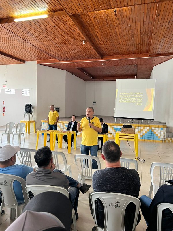 Itac&iacute; de Spa, presidente do Sindicato dos Ceramistas se disse surpreso com a rea&ccedil;&atilde;o dos trabalhadores e da quantidade de vagas oferecidas. – Foto: Divulga&ccedil;&atilde;o