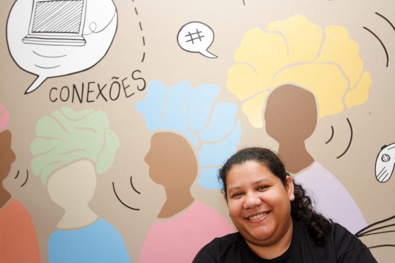 Jaqueline de Sousa Ribeiro diz que a educação e a oportunidade são as ferramentas para mudar uma comunidade - Foto: Leo Munhoz/ND