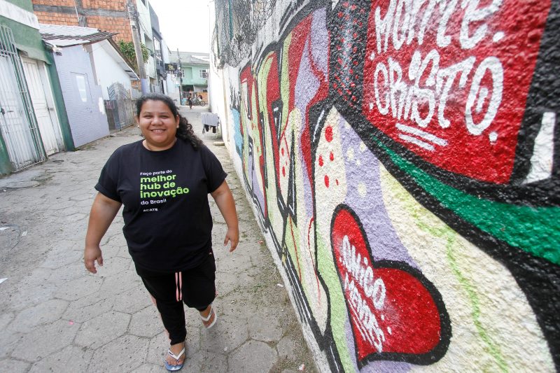 Figura popular e cativa da comunidade Monte Cristo, Jaqueline de Sousa Ribeiro busca nos projetos sociais a transforma&ccedil;&atilde;o das pessoas da comunidade – Foto: Leo Munhoz/ND