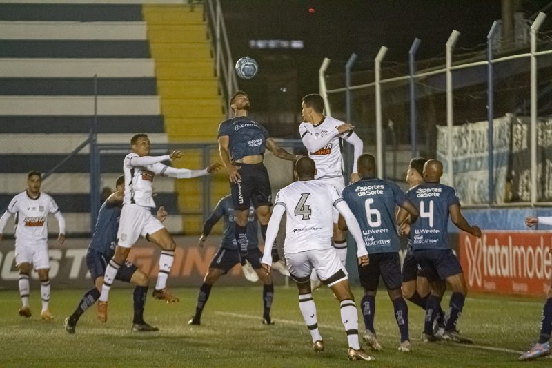 Figueirense sofreu a virada no jogo aéreo