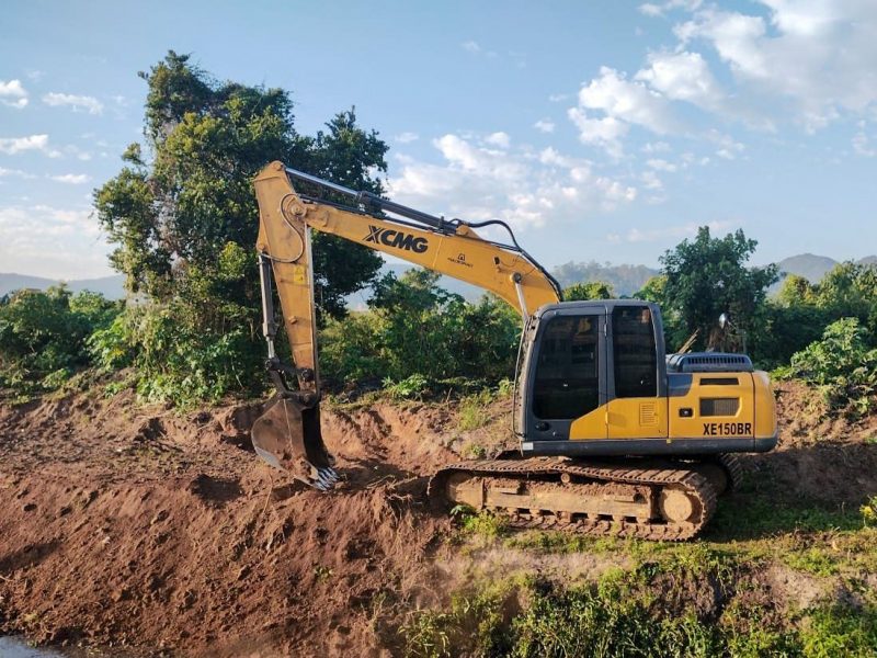 Florianopolis performs daily maintenance and cleaning of watercourses throughout the city.