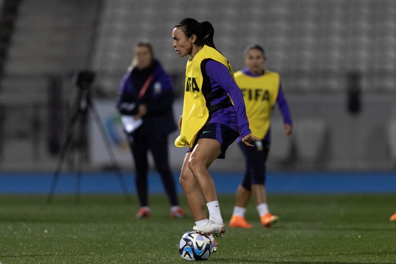 Brasil perde para a França e se complica na Copa do Mundo de Futebol  Feminino