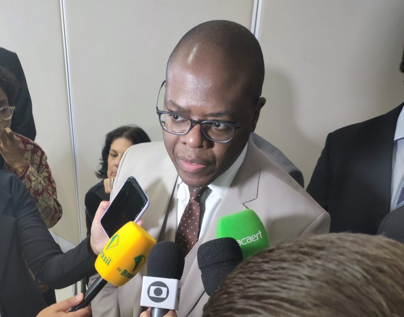 Ministro dos Direitos Humanos, Silvio Almeida, em Florian&oacute;polis – Foto: Paulo Rolemberg/ND