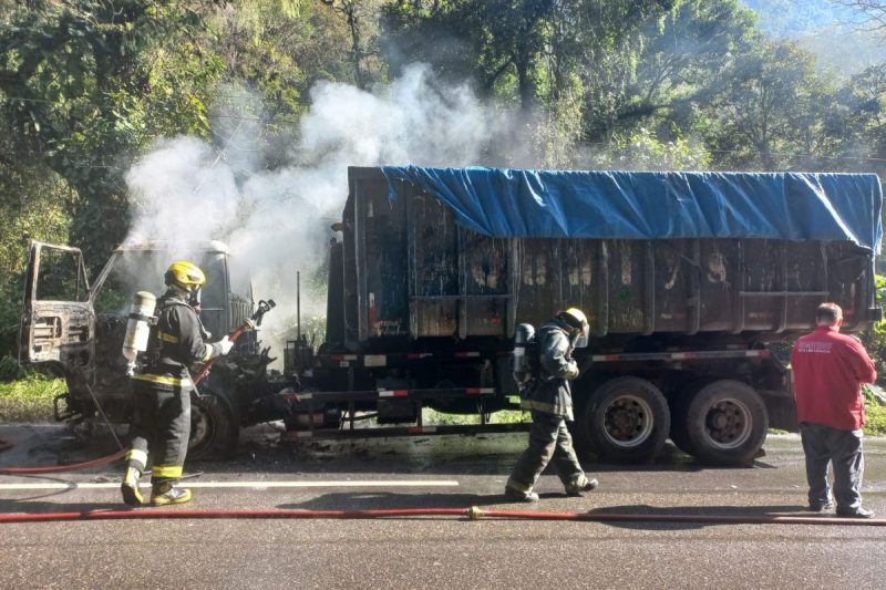Cabine ficou destru&iacute;da – Foto: PMRv/Divulga&ccedil;&atilde;o/ND
