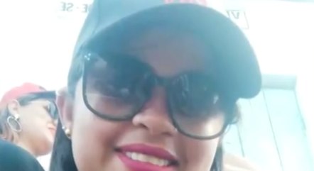 Carol&aacute;ine, que era m&atilde;e de quatro filhos, foi assassinada por engano – Foto: REPRODU&Ccedil;&Atilde;O/RECORD TV