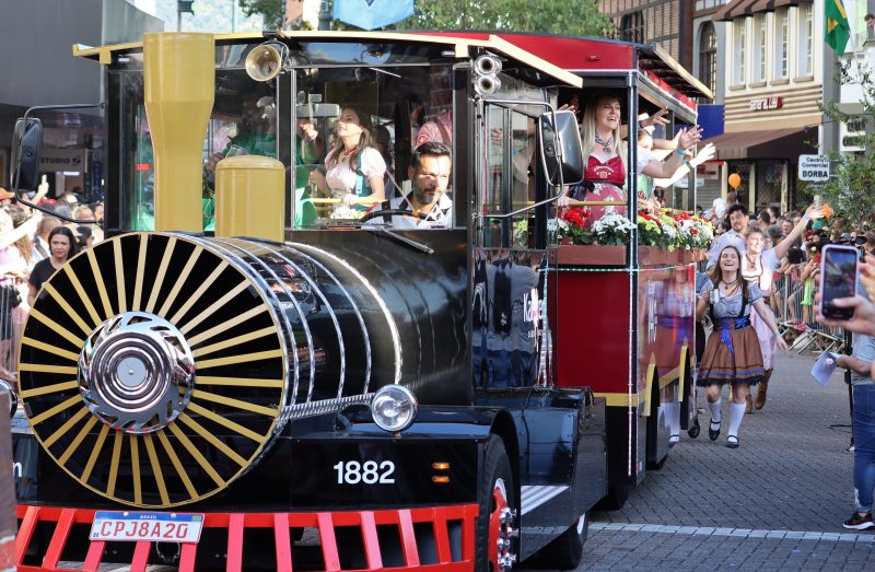 Desfiles foram adaptados e ter&atilde;o &aacute;reas expandidas para acomodar pessoas com defici&ecirc;ncia e servi&ccedil;os de tradu&ccedil;&atilde;o em Libras – Foto: Divulga&ccedil;&atilde;o