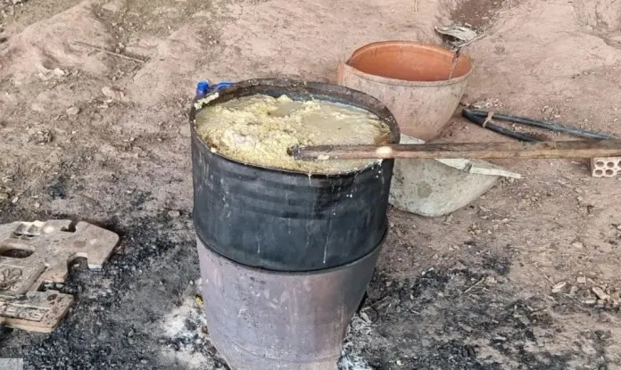 Homem cozinhava carne e dava para cachorros comerem – Foto: Pol&iacute;cia Civil do Mato Grosso/Reprodu&ccedil;&atilde;o/ND