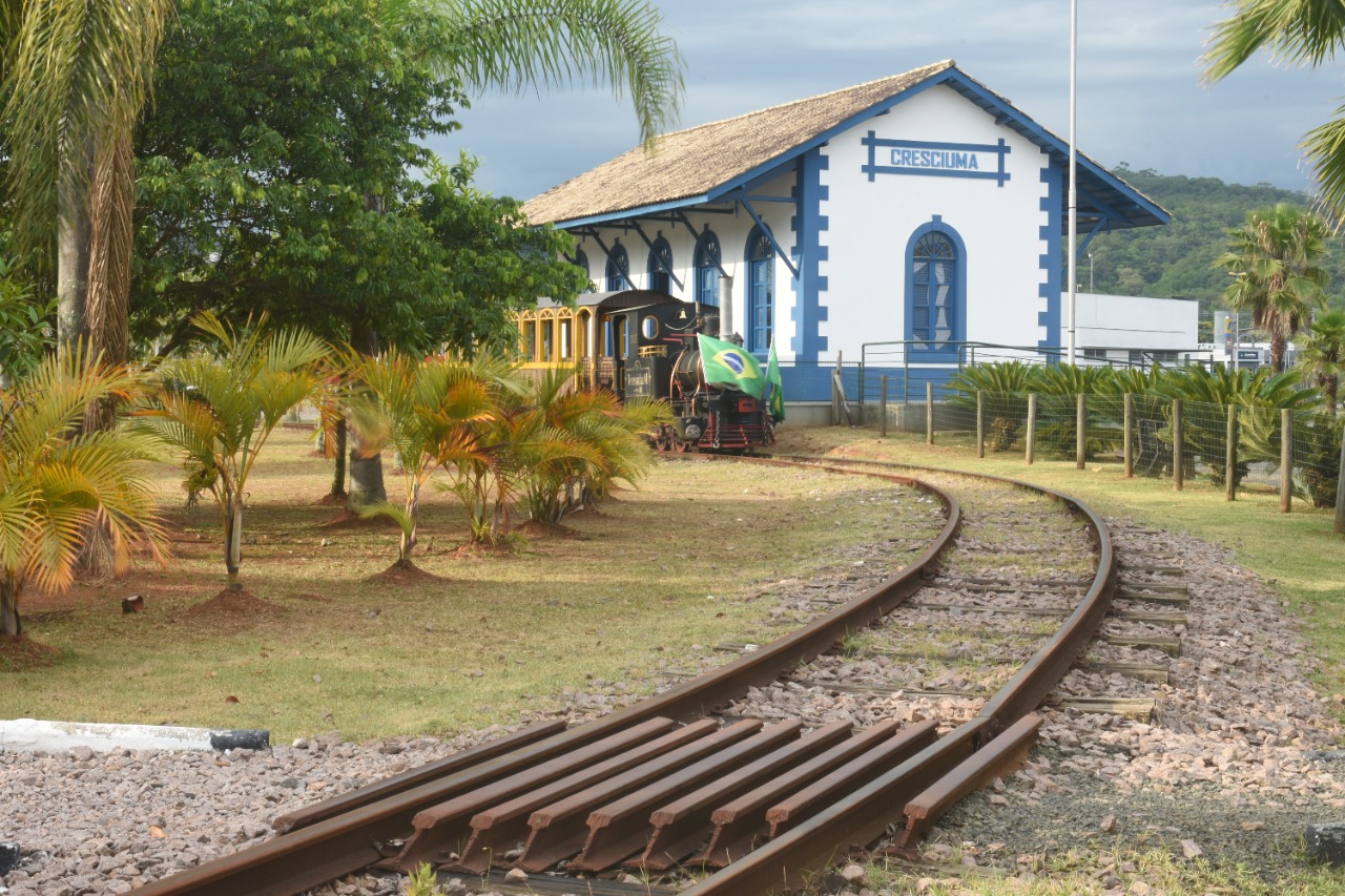 Locomotiva "Terezinha" é um dos atrativos do Parque das Nações em Criciúma - Divulgação