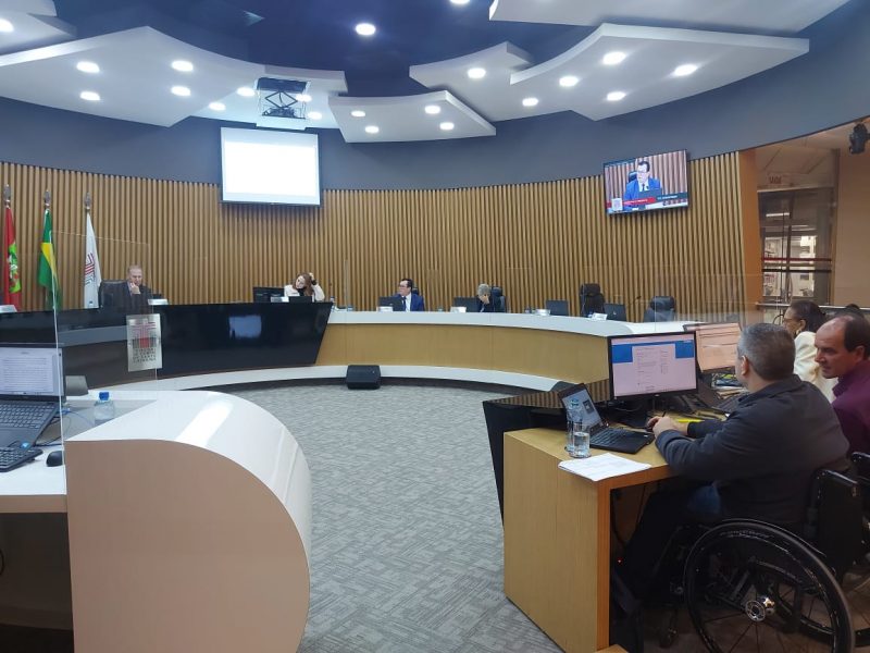 Sessão desta segunda-feira contou com a leitura do voto do conselheiro-relator no caso dos Respiradores