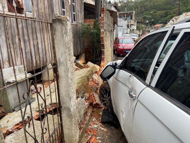 Após perseguição, dupla é presa