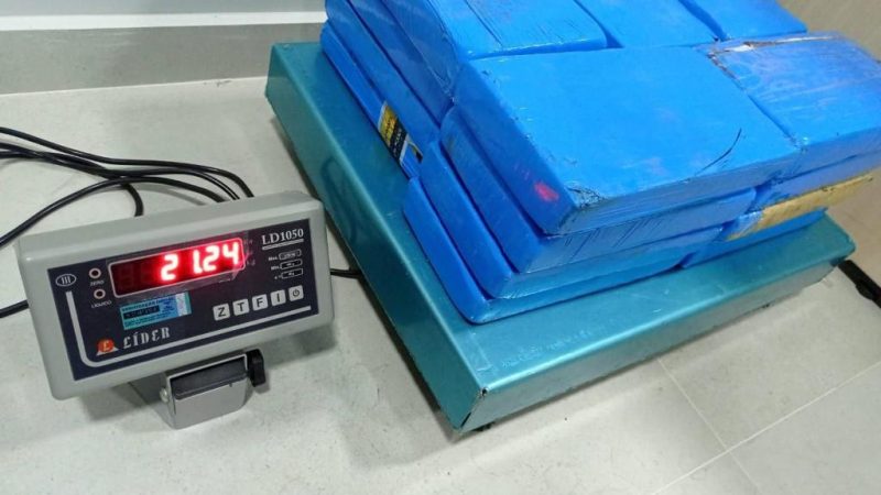 A polícia encontrou cerca de 20 kg de cocaína.