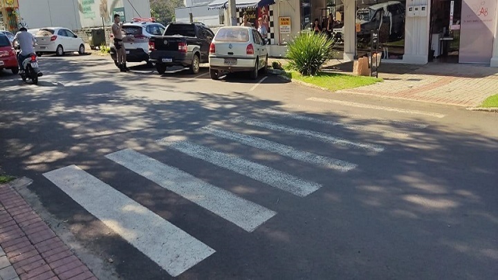 mulher foi atropelada na faixa de pedestres