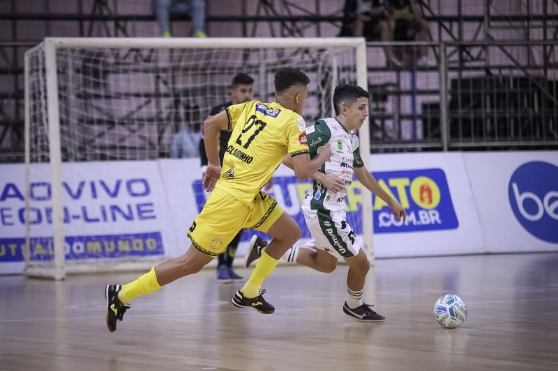 Jaraguá Futsal foi goleado pelo Praia em Uberlândia