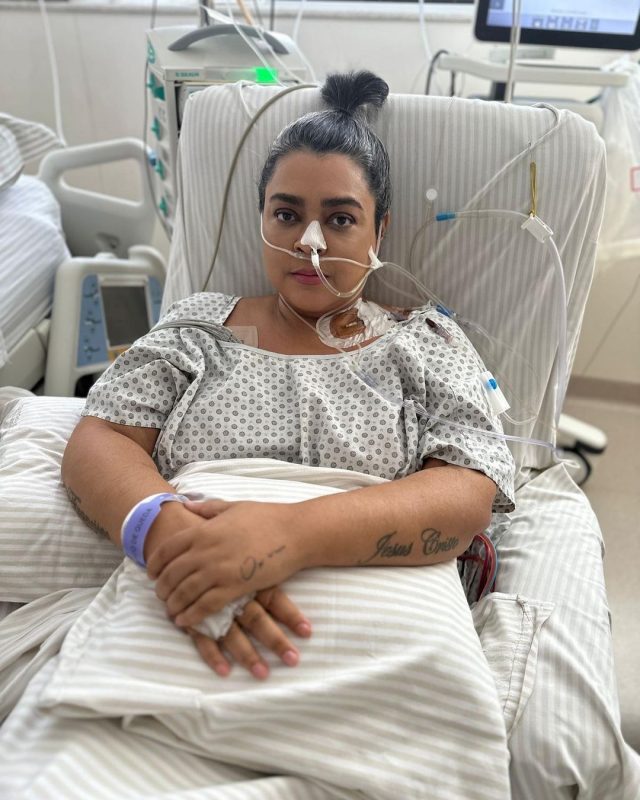 Preta Gil underwent surgery to remove adenocarcinoma from her intestine.