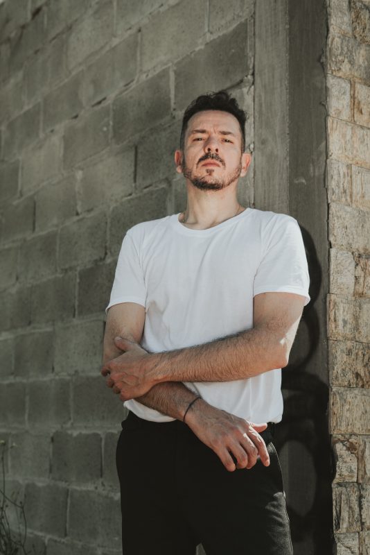 Rodrigo Daca: experiente cantor e compositor de Floripa &eacute; uma das atra&ccedil;&otilde;es da 9SRC na C&eacute;lula Showcase – Foto: jorge daux/ND