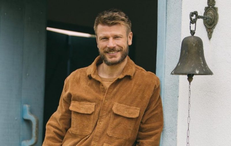 Rodrigo Hilbert 'oferece' hospedagem grátis em SC