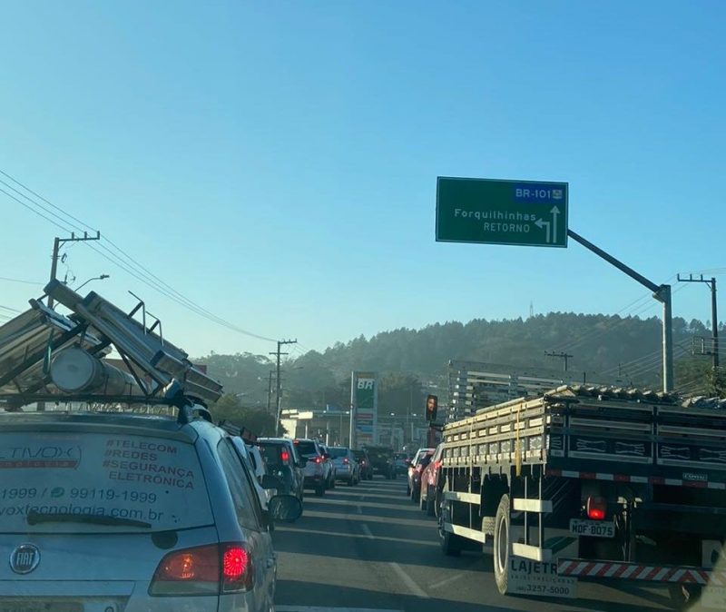 SC-281 &eacute; uma das rodovias que liga o Contorno Vi&aacute;rio at&eacute; a BR-101 e que j&aacute; apresenta lentid&atilde;o devido ao grande n&uacute;mero de usu&aacute;rios – Foto: Marcos Jord&atilde;o/ND