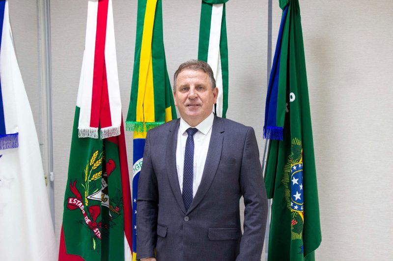 Posse ocorreu na C&acirc;mara de Vereadores nesta quinta-feira – Foto: Gabriel Junior/Portal de Schroeder/ND