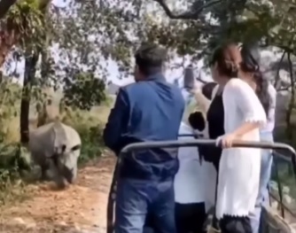 Vídeo mostra momento em que Jeep com turistas capota