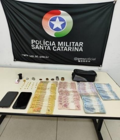 Adolescente dada como desaparecida é apreendida com drogas 