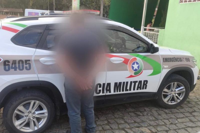 Man with arrest warrant sent to Jaragua do Sul prison - Photo: 14º BPM/Disclosure/ND