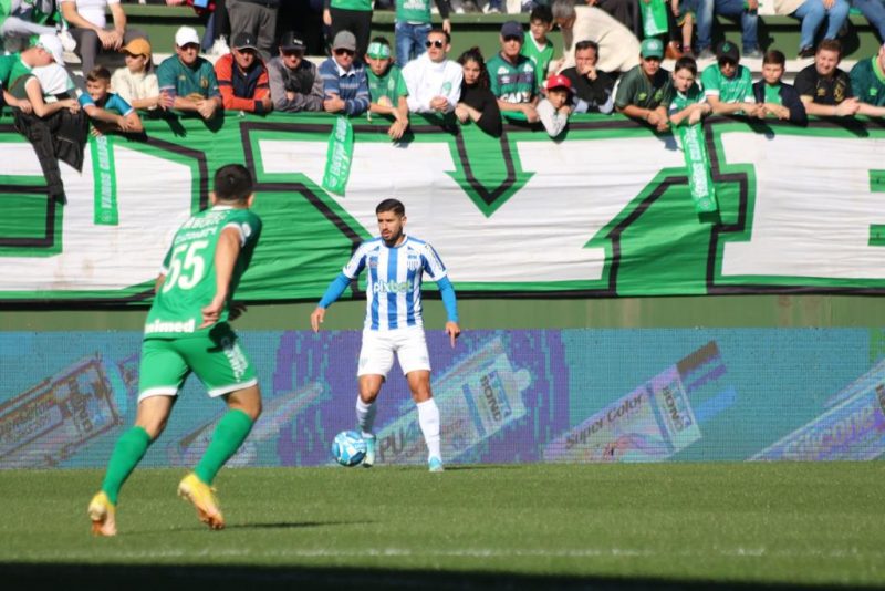 Chapecoense e Avaí não saem do zero em Chapecó