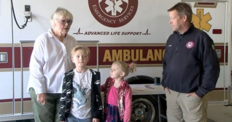 Irmãos que foram homenageados receberam um certificado de bravura