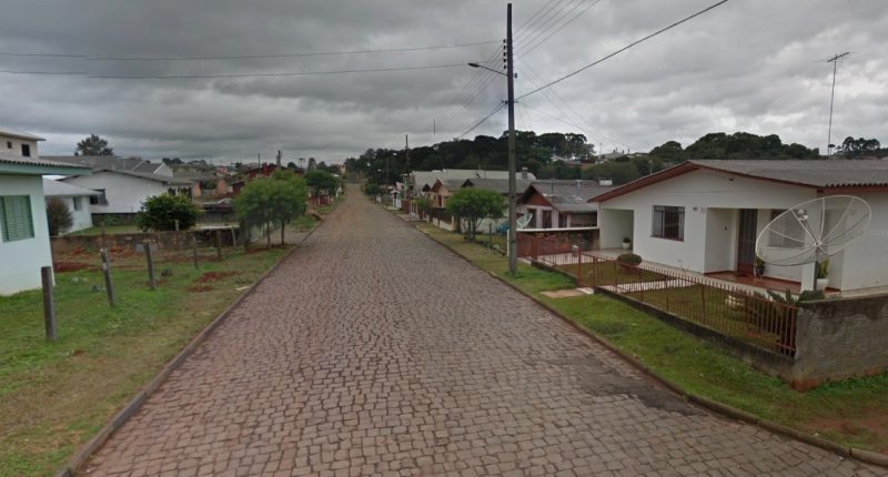 adolescente pediu ajuda a vizinha