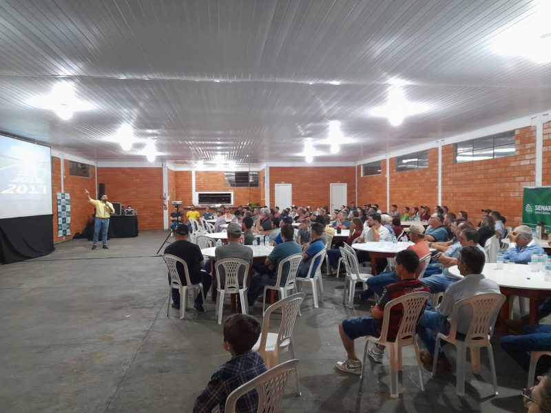 Encontro reuniu cerca de 120 produtores rurais de gado de corte, leite e ovinos de Campos Novos e regi&atilde;o – Foto: MB Comunica&ccedil;&atilde;o/ND