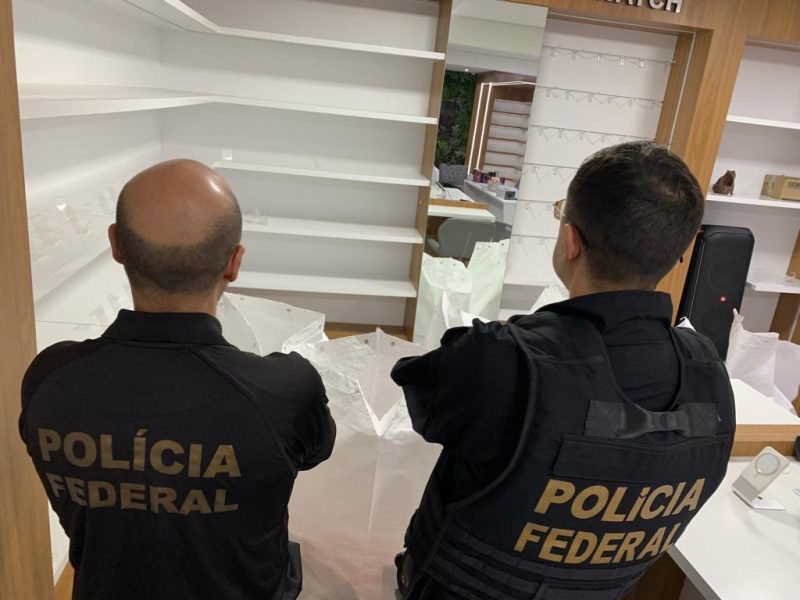 Produtos apreendidos ser&atilde;o encaminhados ao dep&oacute;sito de mercadorias da Receita Federal. – Foto: Reprodu&ccedil;&atilde;o/Pol&iacute;cia Federal