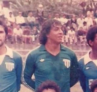 Ex-goleiro Z&eacute; Carlos, na &eacute;poca em que defendia o Ava&iacute; FC – Foto: mem&oacute;ria Avaiana/arquivo/ND