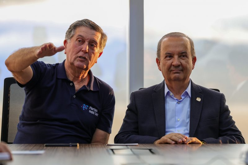 Top&aacute;zio pediu apoio a Jorginho para manuten&ccedil;&atilde;o da UniPRF – Foto: Roberto Zacarias/SECOM/ND