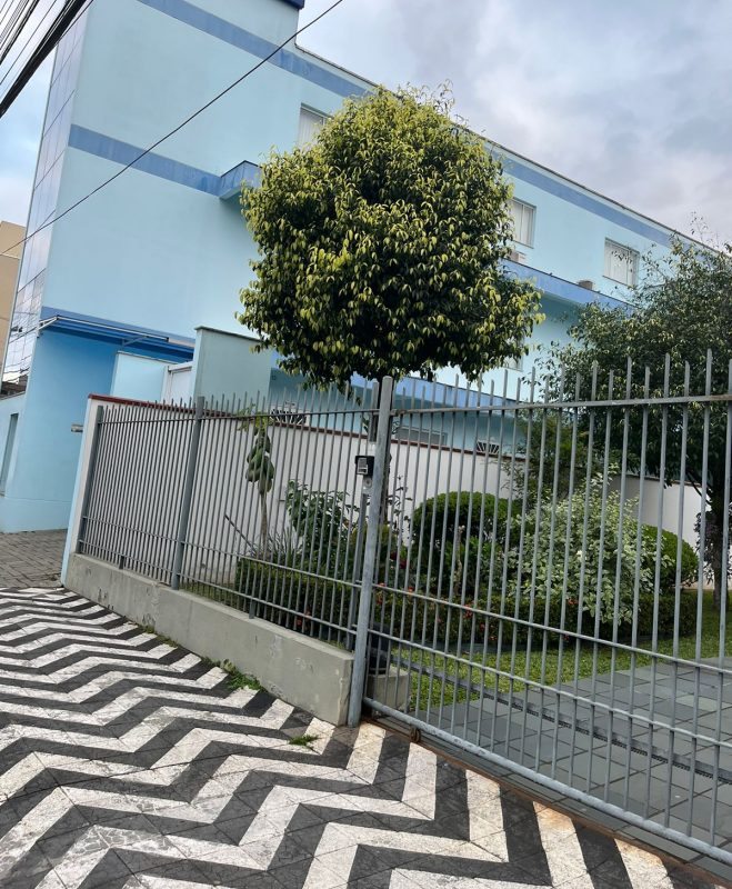 A v&iacute;tima j&aacute; estava morta quando a equipe de socorro chegou ao local; O trabalhador tamb&eacute;m faria a pintura do pr&eacute;dio – Foto: Isabella Dotta NDTV