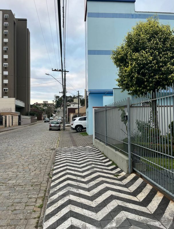 Trabalhador morre após cair de telhado em Blumenau