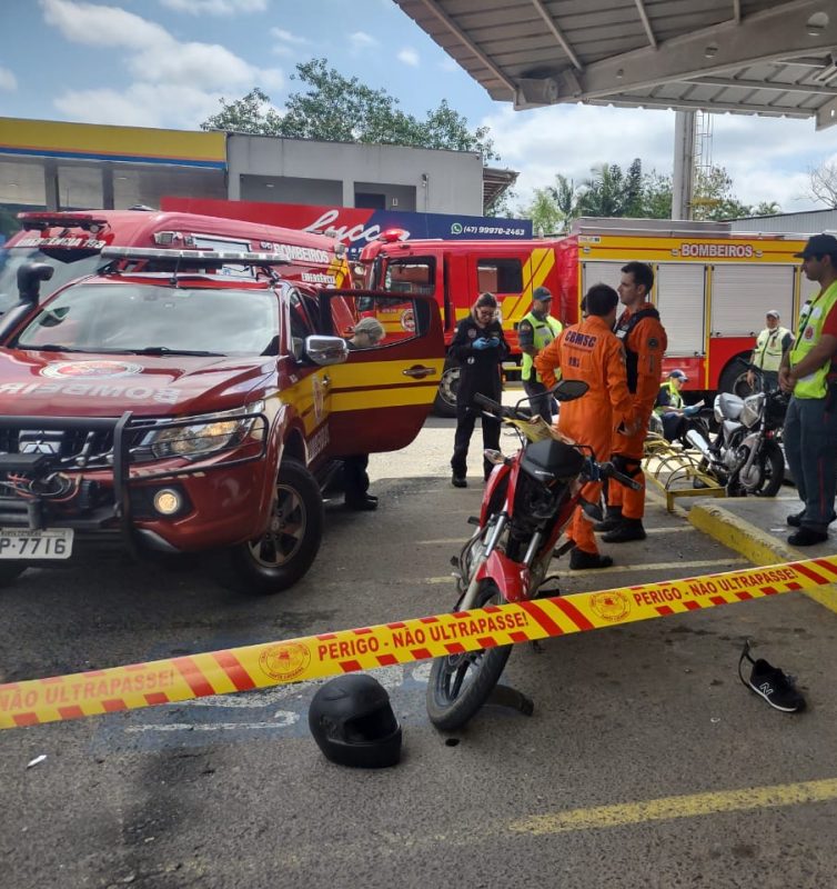 Acidente foi registrado na manhã desta quinta-feira (21), no bairro Belchior Central, em Gaspar 